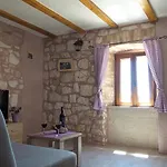 Dvor * Rogoznica (Sibenik-Knin)