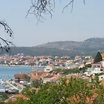 Dvor 로고즈니차