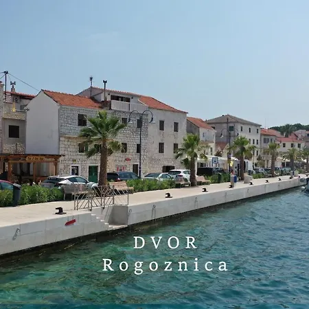 Apartment Dvor