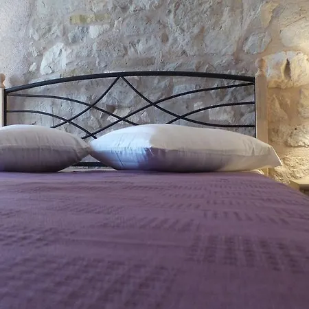 Dvor Rogoznica (Sibenik-Knin)