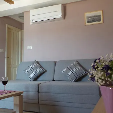 Dvor Apartment