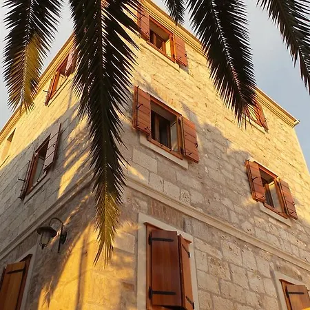 Dvor Rogoznica (Sibenik-Knin)