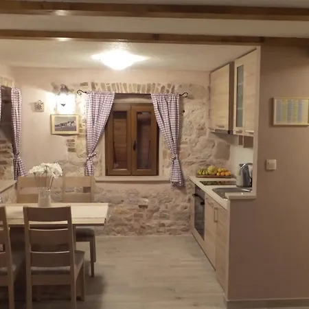 Dvor Apartment *
