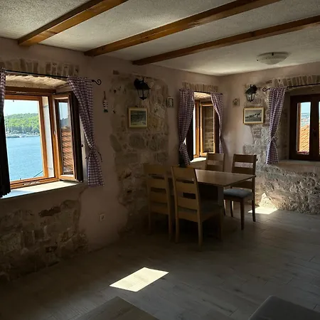 Apartment Dvor *