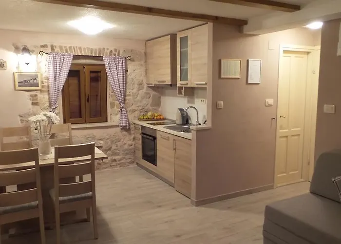 Apartamento Dvor Rogoznica (Sibenik-Knin)