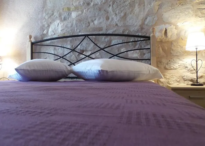 Dvor Rogoznica (Sibenik-Knin)