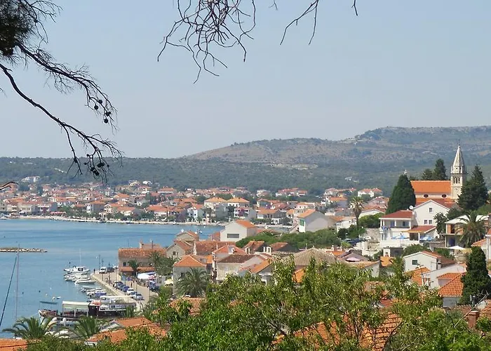 Dvor Rogoznica (Sibenik-Knin)